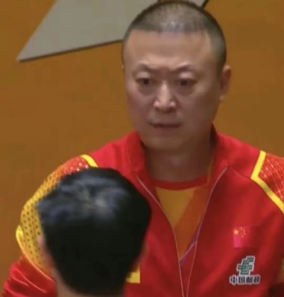 国乒名画再上新！王皓撇嘴、马琳开怀大笑，观战表情包冲上热搜引共鸣